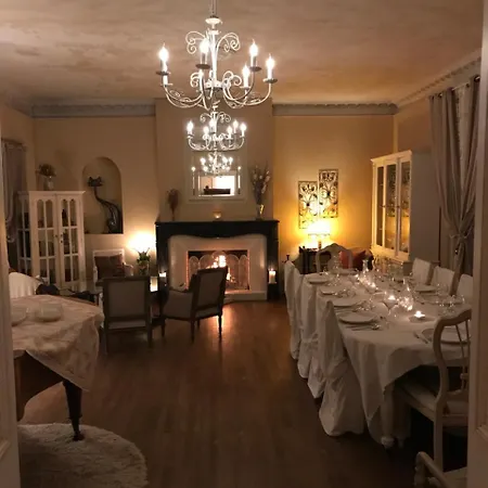 The Corner 4*